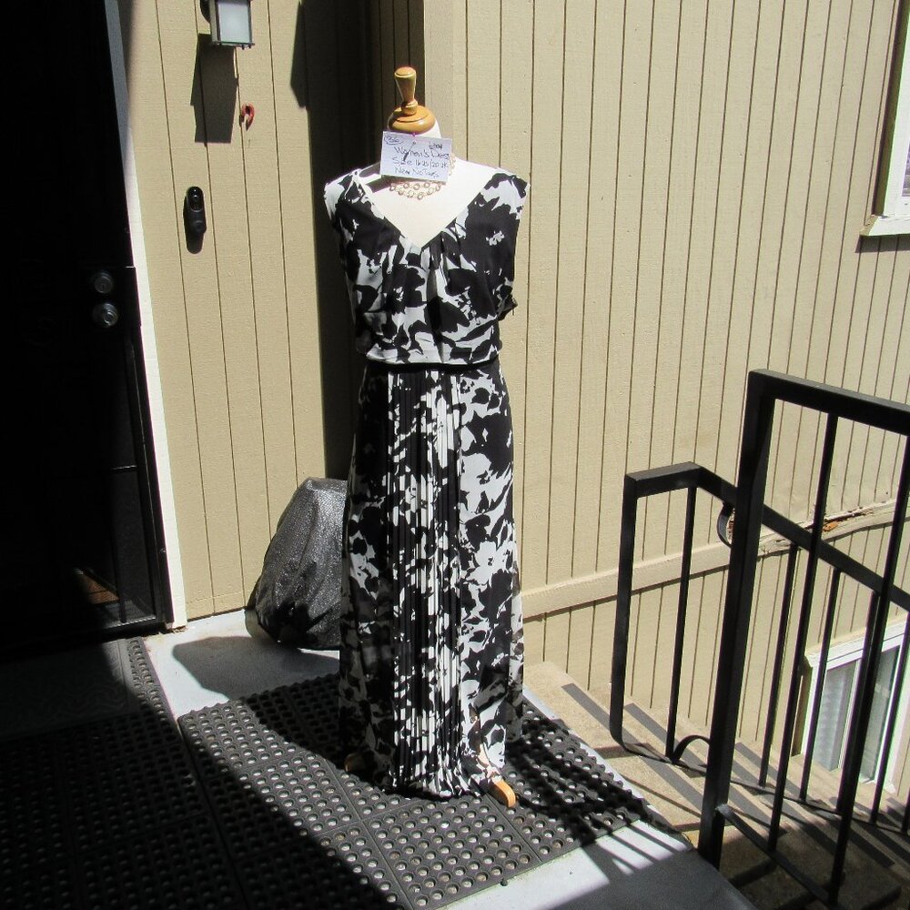 #36  NEW LONG WOMAN'S BLACK CHIFFON DRESS BY PLANET  (SIZE 16(W) / 20UK)